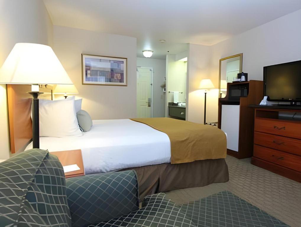Best Western Plus Twin View Inn And Suites Redding Εξωτερικό φωτογραφία