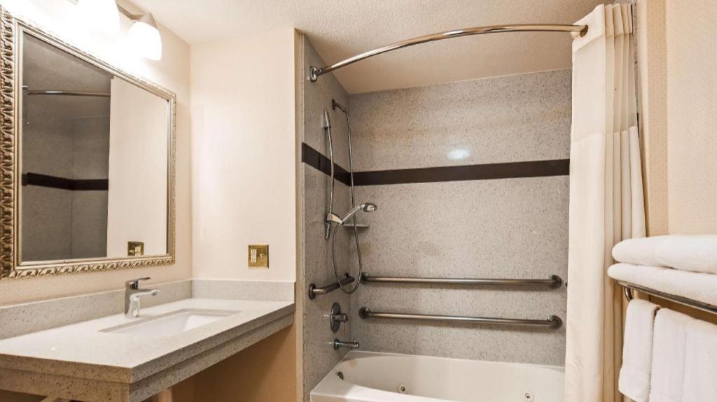 Best Western Plus Twin View Inn And Suites Redding Εξωτερικό φωτογραφία